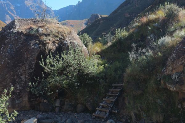 Pillar Cave Hike