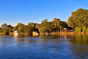Ndhovu Safari Lodge