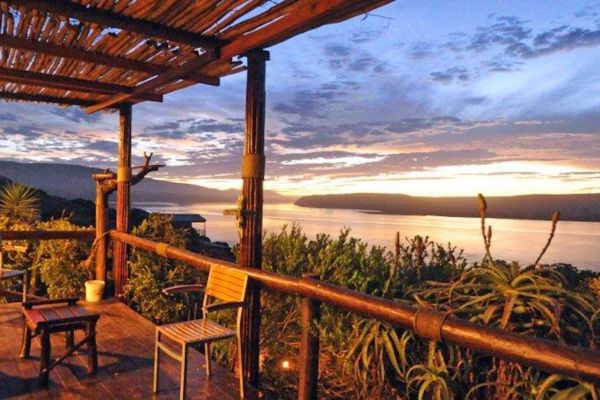 Mudlark River Front Lodge