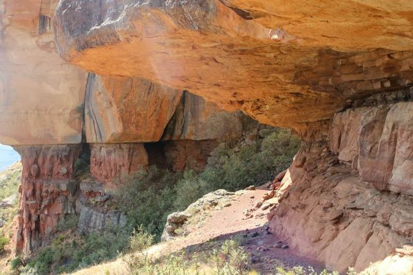 Whyte's Cave & Secret Cave Hike