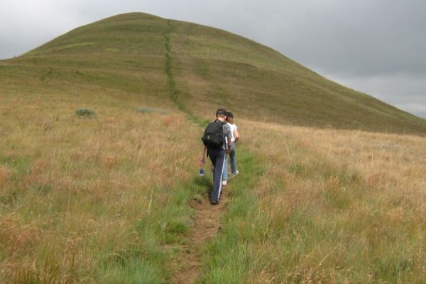 The steep hill on the way back from Caracal Cave